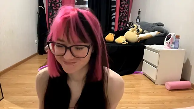 WifeAileen online show from April 9, 2026, 6:04 am