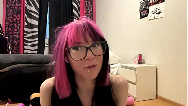 Snapshot of WifeAileen chatting on May 26, 2026, 6:28 pm WifeAileen online show from May 26, 2026, 6:28 pm