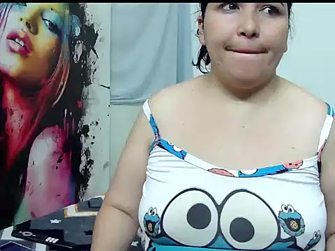 ZoeThorner online show from April 16, 2026, 12:17 pm