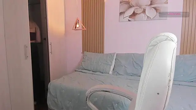 jenny Dream  online show from April 12, 2026, 7:50 pm