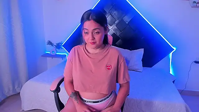 Snapshot of Lyra_Dream chatting on May 19, 2026, 9:11 pm Lyra Dream online show from May 19, 2026, 9:11 pm