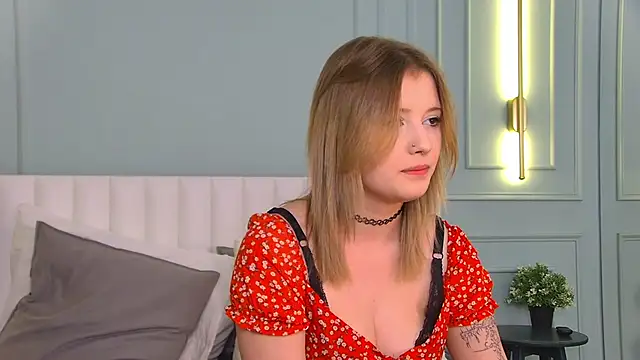 Mila blum online show from April 15, 2026, 7:58 pm