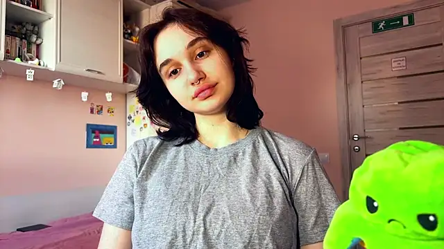 NoraSweetie online show from April 10, 2026, 2:46 pm