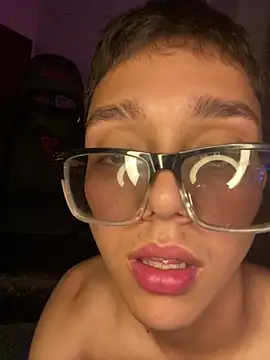 Alex teen 20c online show from April 6, 2026, 4:46 am