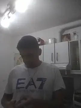 armanidj7 online show from April 8, 2026, 10:00 pm