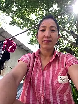 Snapshot of Huonglyna chatting on May 16, 2026, 1:48 am Huonglyna online show from May 16, 2026, 1:48 am