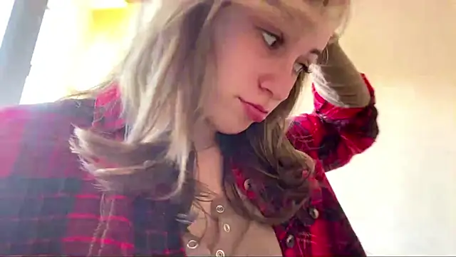 SpringSummers online show from April 6, 2026, 8:15 am