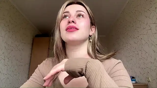 SpringSummers online show from April 9, 2026, 8:09 am