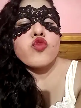 Maskedcurves online show from April 8, 2026, 5:20 am