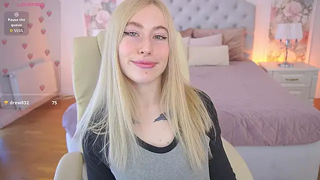 MelaniiePlay online show from April 5, 2026, 12:45 pm