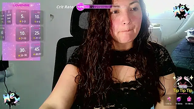 Snapshot of RoossTattoo chatting on April 5, 2026, 2:02 pm RoossTattoo online show from April 5, 2026, 2:02 pm