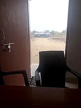 Newcople online show from April 18, 2026, 9:11 am