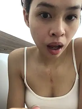 Snapshot of Yenlisu3Zie chatting on June 1, 2026, 2:50 pm Yenlisu3Zie online show from June 1, 2026, 2:50 pm