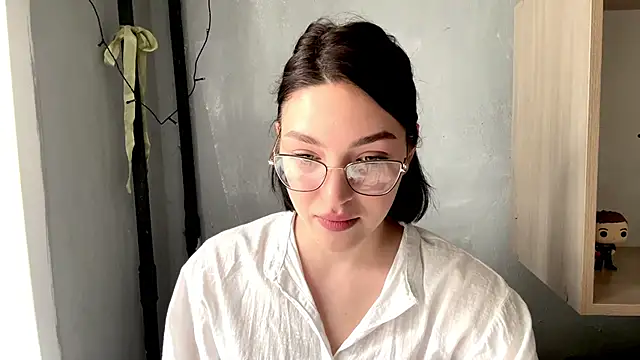 Snapshot of SinfulStarlight chatting on April 11, 2026, 7:45 am SinfulStarlight online show from April 11, 2026, 7:45 am