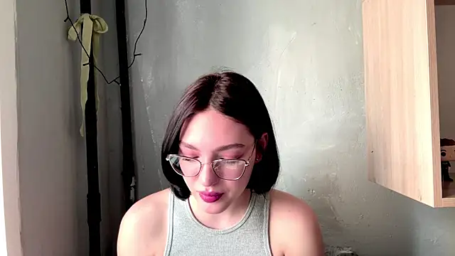 Snapshot of SinfulStarlight chatting on April 8, 2026, 5:20 am SinfulStarlight online show from April 8, 2026, 5:20 am