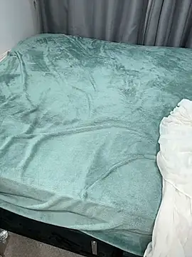 ImportantFastener75 online show from April 4, 2026, 11:33 pm