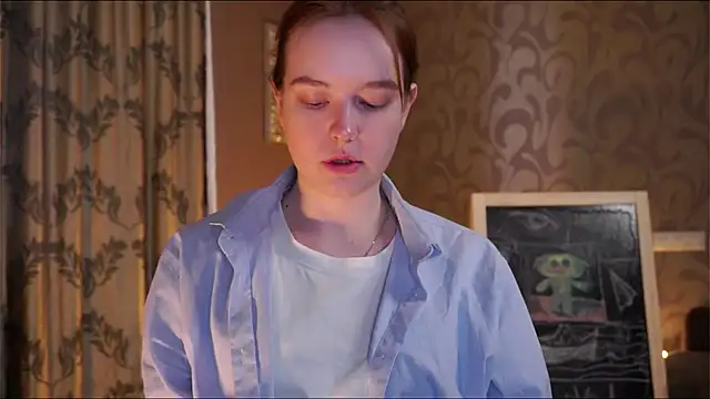 ElbaMarvier online show from April 13, 2026, 5:33 am