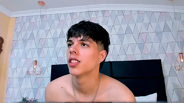 Snapshot of DamiaanXx chatting on April 14, 2026, 12:21 pm DamiaanXx online show from April 14, 2026, 12:21 pm