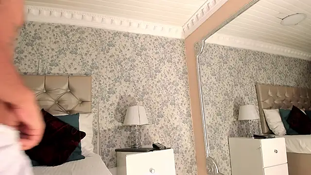 Snapshot of DannTaylor chatting on April 11, 2026, 12:09 pm DannTaylor online show from April 11, 2026, 12:09 pm