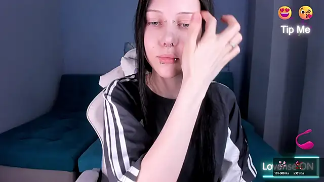 SugarBunny18 online show from June 3, 2026, 3:51 am