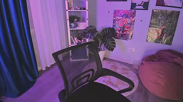 Snapshot of museofmind chatting on April 15, 2026, 7:58 pm museofmind online show from April 15, 2026, 7:58 pm