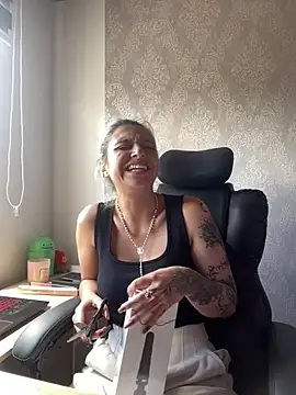 Snapshot of Isabella_varella- chatting on July 14, 2026, 4:46 pm Isabella varella- online show from July 14, 2026, 4:46 pm