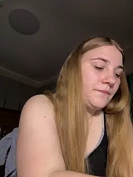 Flowers454 online show from April 3, 2026, 7:20 pm