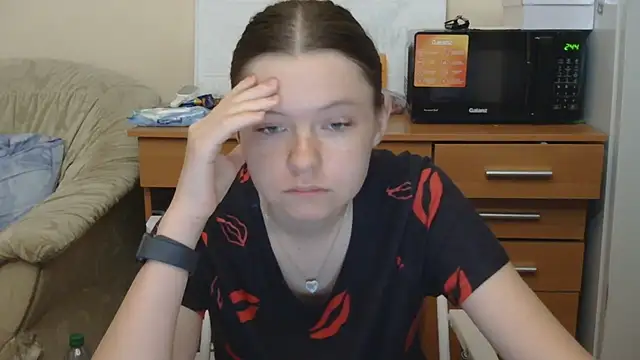 Snapshot of JessicaHolland1 chatting on July 17, 2026, 5:43 pm JessicaHolland1 online show from July 17, 2026, 5:43 pm
