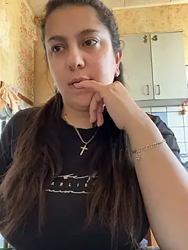 Mary Lia online show from May 5, 2026, 10:40 am