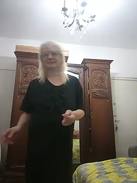 MatureElegantWidow online show from June 18, 2026, 11:43 pm