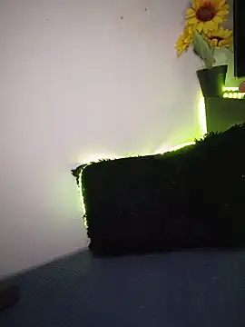 Snapshot of Mia_Flamee chatting on April 15, 2026, 10:43 pm Mia Flamee online show from April 15, 2026, 10:43 pm