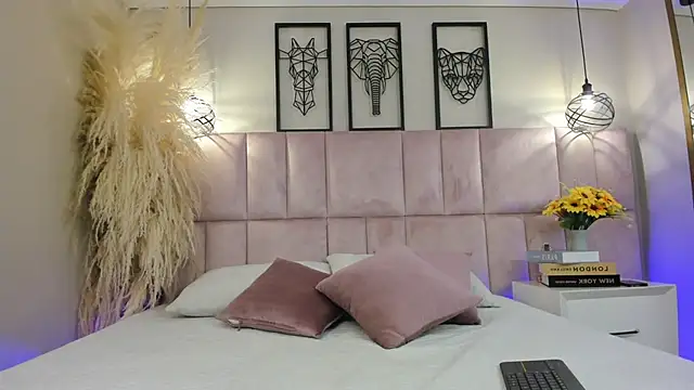 Vaithiare stone online show from April 14, 2026, 12:21 pm