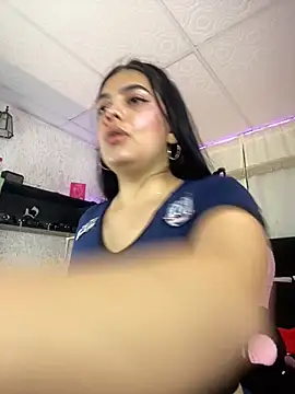 Snapshot of molly_bick chatting on April 10, 2026, 3:19 pm molly bick online show from April 10, 2026, 3:19 pm