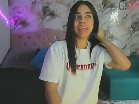 Snapshot of Kim_strawberry chatting on April 11, 2026, 4:10 pm Kim strawberry online show from April 11, 2026, 4:10 pm