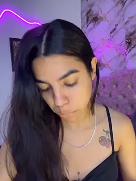 Snapshot of Kim_strawberry chatting on April 15, 2026, 6:01 pm Kim strawberry online show from April 15, 2026, 6:01 pm