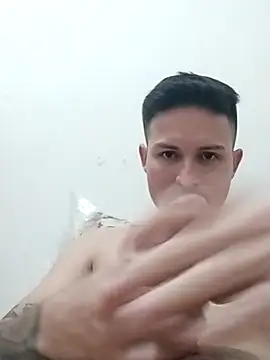 Snapshot of Joelcio19cm chatting on May 6, 2026, 6:28 am Joelcio19cm online show from May 6, 2026, 6:28 am