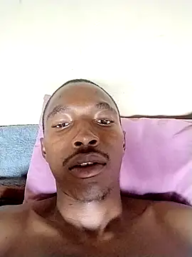 Snapshot of alphamale25 chatting on April 22, 2026, 1:40 pm alphamale25 online show from April 22, 2026, 1:40 pm