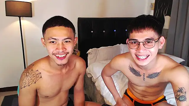 Xasianhotguy online show from April 15, 2026, 12:10 pm