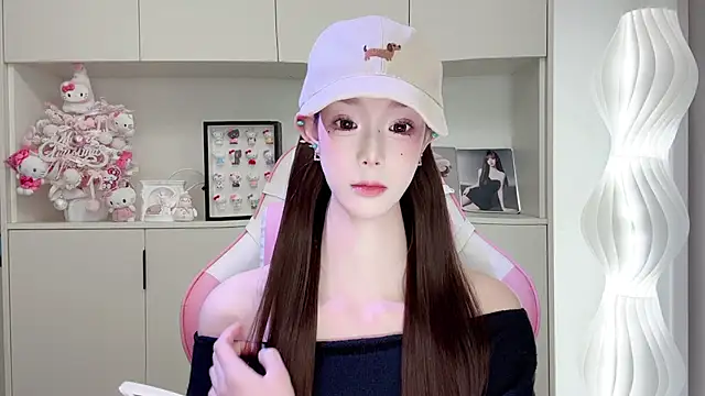 -Moonshine online show from April 15, 2026, 10:21 am