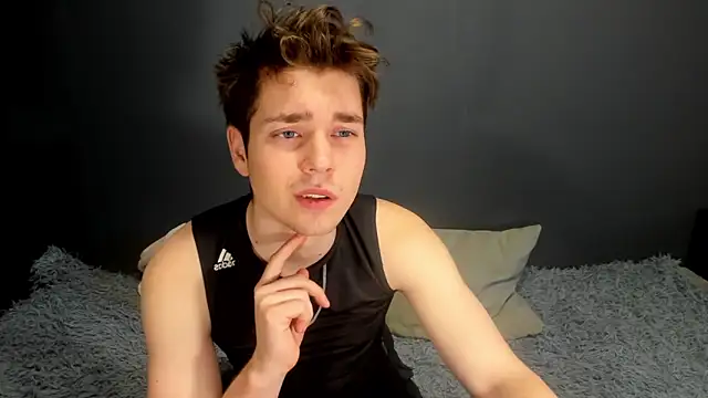 zeriax online show from April 17, 2026, 2:14 am