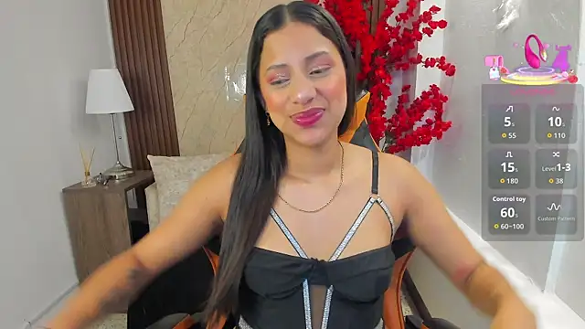 Snapshot of Atiena_ chatting on July 8, 2026, 7:47 pm Atiena online show from July 8, 2026, 7:47 pm