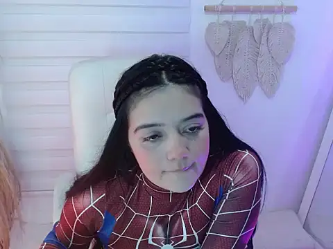   sweetgirl online show from April 10, 2026, 4:14 pm