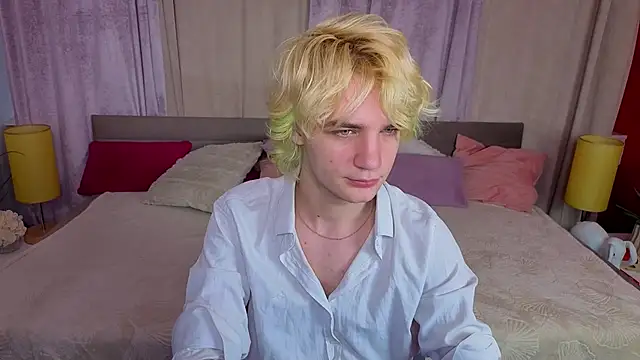 JameMilann online show from April 10, 2026, 6:20 am