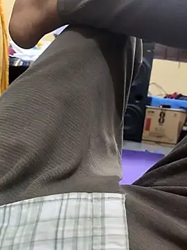 volcanojatt00 online show from April 16, 2026, 3:46 pm