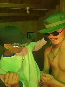 Cuteathleticboys online show from April 17, 2026, 12:24 am