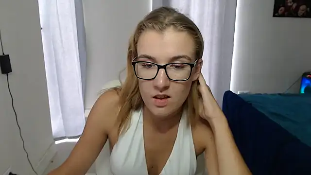 Yennyloves online show from July 3, 2026, 5:41 pm