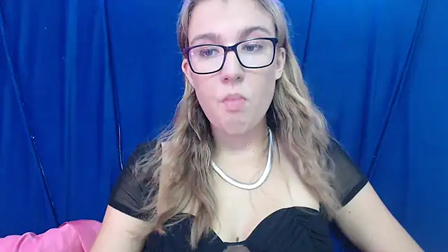 Yennyloves online show from June 19, 2026, 11:27 am