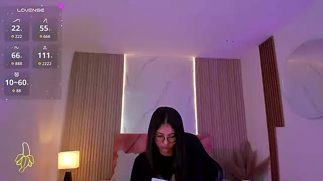 clairemillerx online show from April 21, 2026, 1:42 am