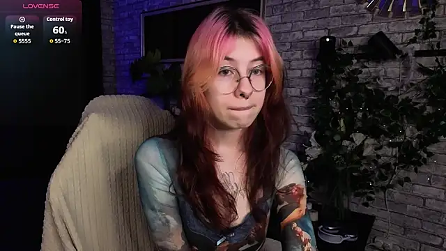 Alice Nyx online show from June 16, 2026, 8:42 pm