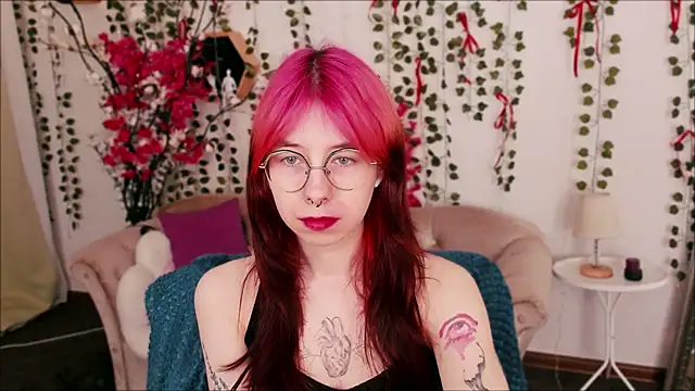 Snapshot of Alice_Nyx chatting on April 19, 2026, 8:44 pm Alice Nyx online show from April 19, 2026, 8:44 pm